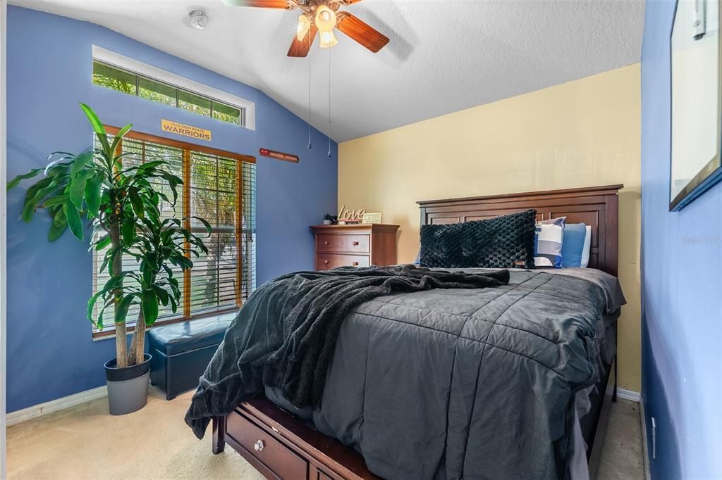 Под контрактом: $349,000 (3 спален, 2 ванн, 1798 Квадратных фут)