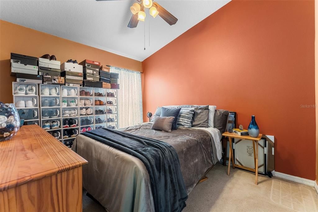 Под контрактом: $349,000 (3 спален, 2 ванн, 1798 Квадратных фут)