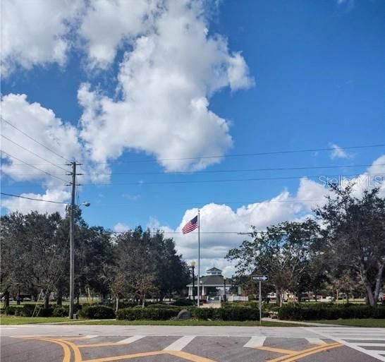 На продажу: $15,500 (0.24 acres)