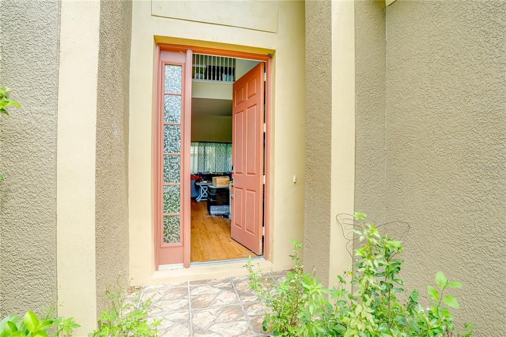 Под контрактом: $265,900 (4 спален, 2 ванн, 2396 Квадратных фут)
