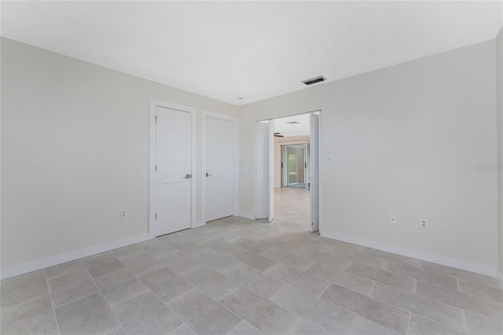 Под контрактом: $345,000 (3 спален, 2 ванн, 1336 Квадратных фут)