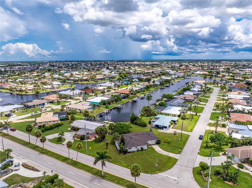 Под контрактом: $345,000 (3 спален, 2 ванн, 1336 Квадратных фут)