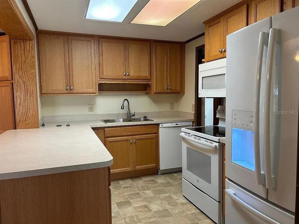 For Sale: $300,000 (4 beds, 3 baths, 1908 Square Feet)