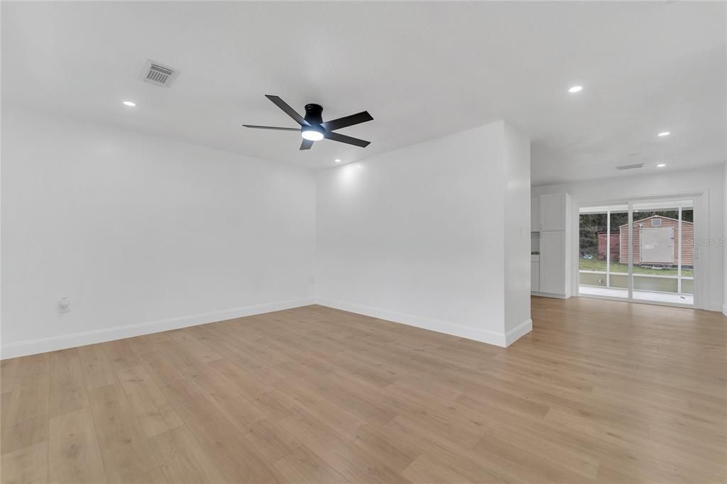 For Sale: $199,000 (3 beds, 2 baths, 1708 Square Feet)