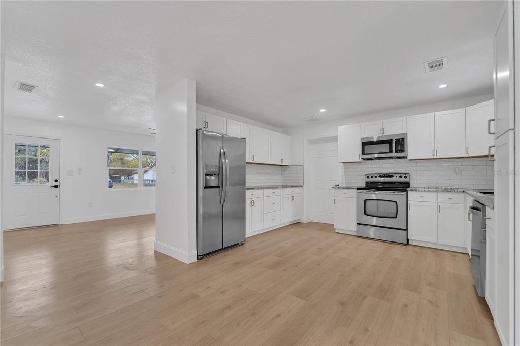 For Sale: $199,000 (3 beds, 2 baths, 1708 Square Feet)