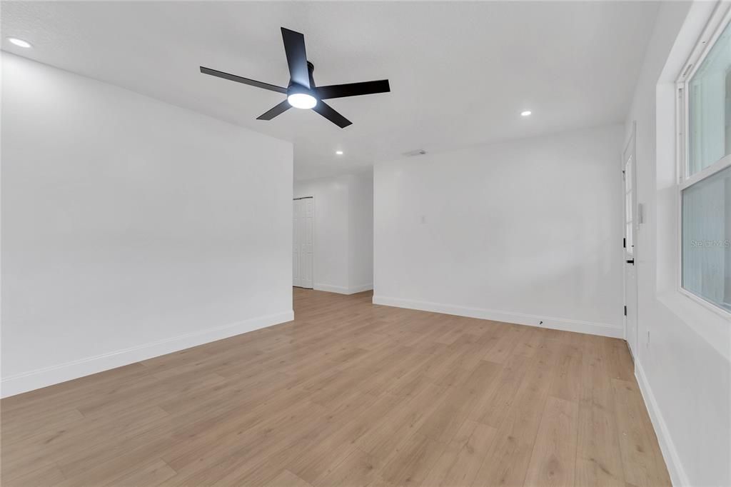 For Sale: $199,000 (3 beds, 2 baths, 1708 Square Feet)