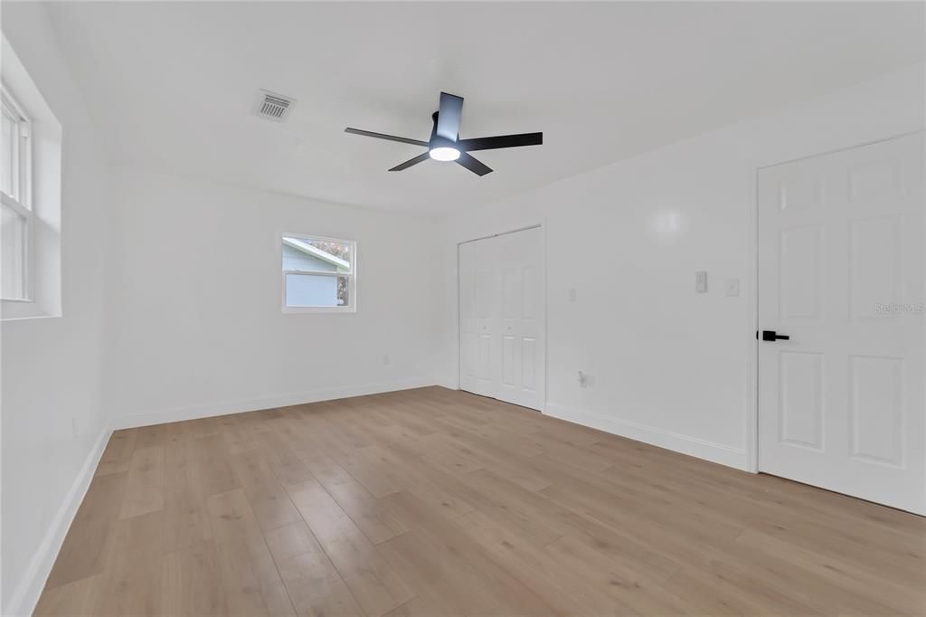 For Sale: $199,000 (3 beds, 2 baths, 1708 Square Feet)