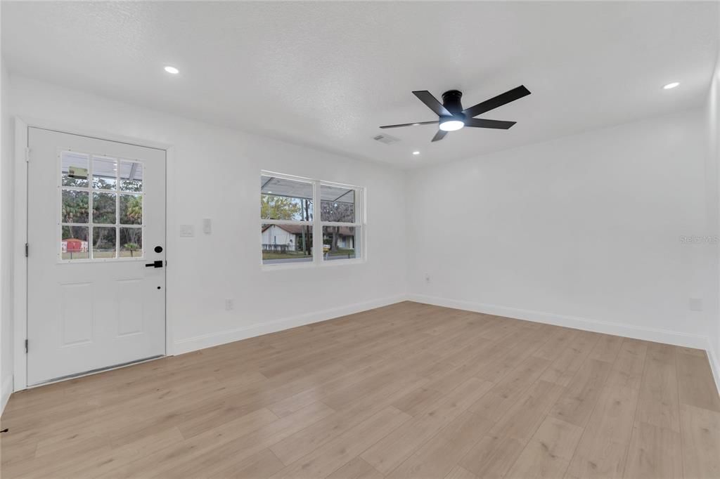 For Sale: $199,000 (3 beds, 2 baths, 1708 Square Feet)