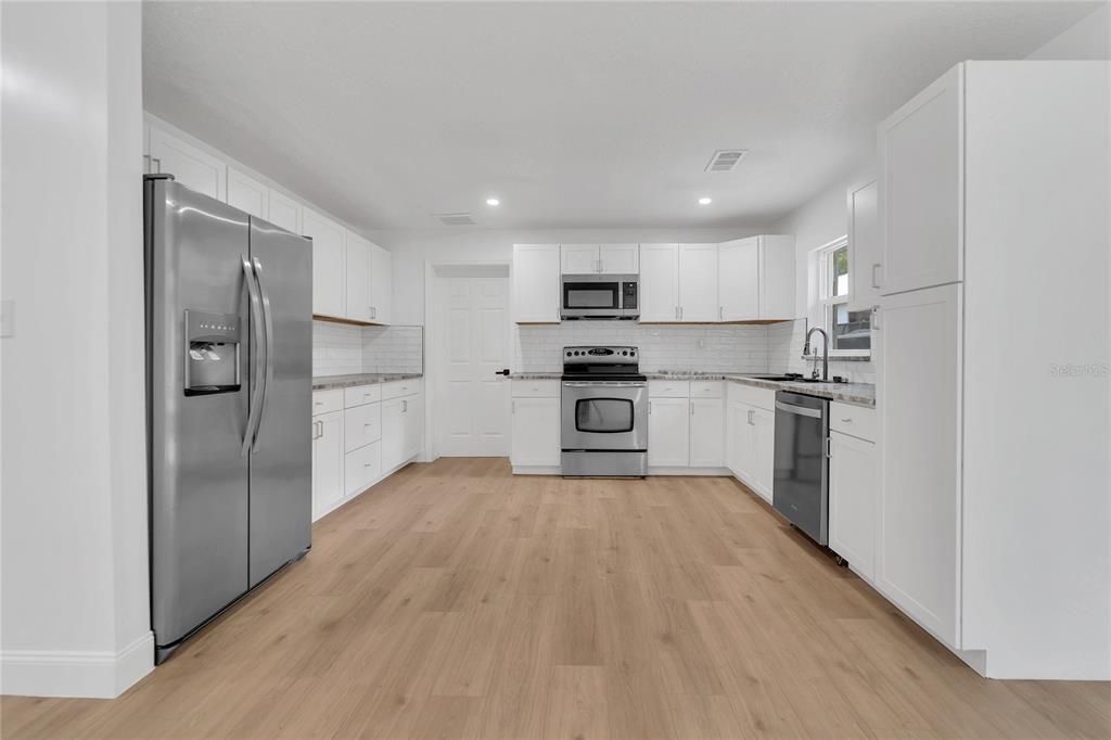 For Sale: $199,000 (3 beds, 2 baths, 1708 Square Feet)