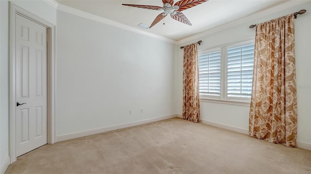 For Sale: $3,395,000 (4 beds, 4 baths, 6550 Square Feet)