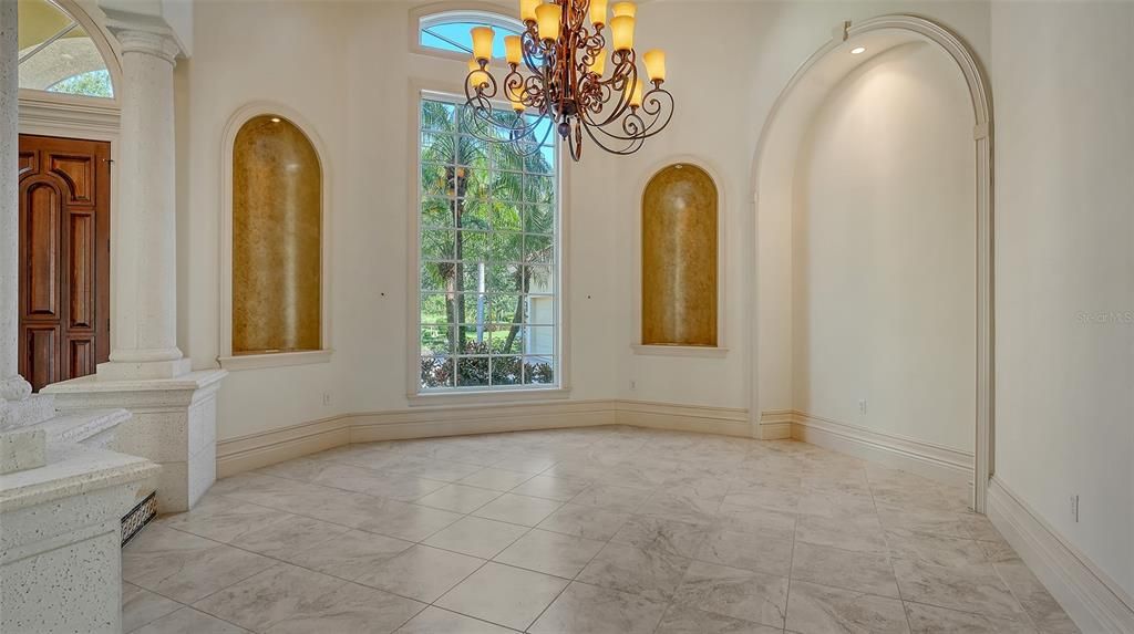 For Sale: $3,395,000 (4 beds, 4 baths, 6550 Square Feet)