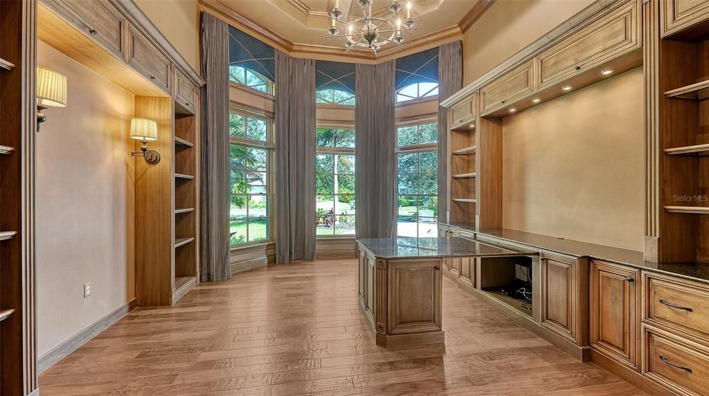 For Sale: $3,395,000 (4 beds, 4 baths, 6550 Square Feet)