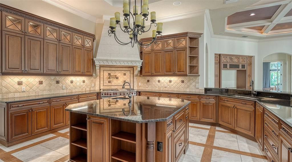 For Sale: $3,395,000 (4 beds, 4 baths, 6550 Square Feet)