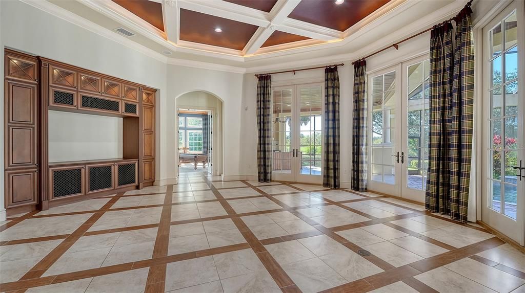 For Sale: $3,395,000 (4 beds, 4 baths, 6550 Square Feet)