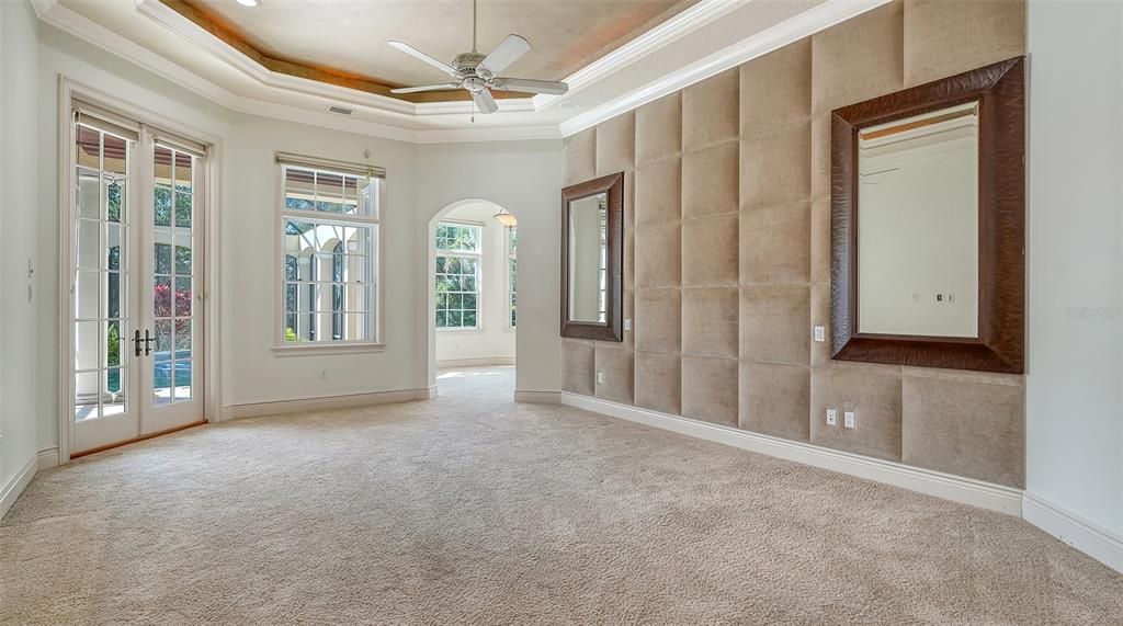 For Sale: $3,395,000 (4 beds, 4 baths, 6550 Square Feet)