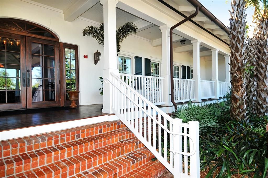 For Sale: $3,395,000 (4 beds, 4 baths, 6550 Square Feet)