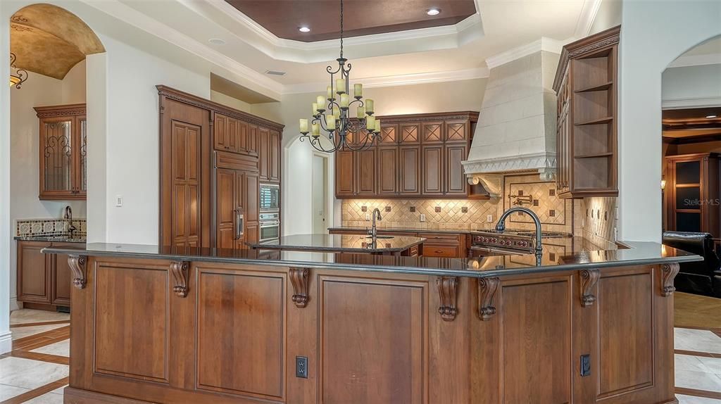 For Sale: $3,395,000 (4 beds, 4 baths, 6550 Square Feet)