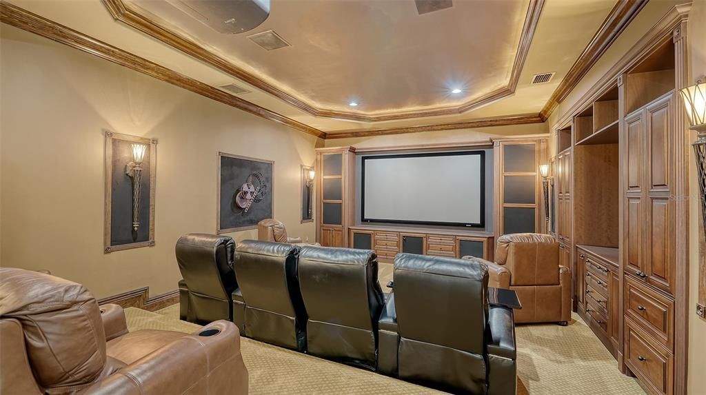 For Sale: $3,395,000 (4 beds, 4 baths, 6550 Square Feet)