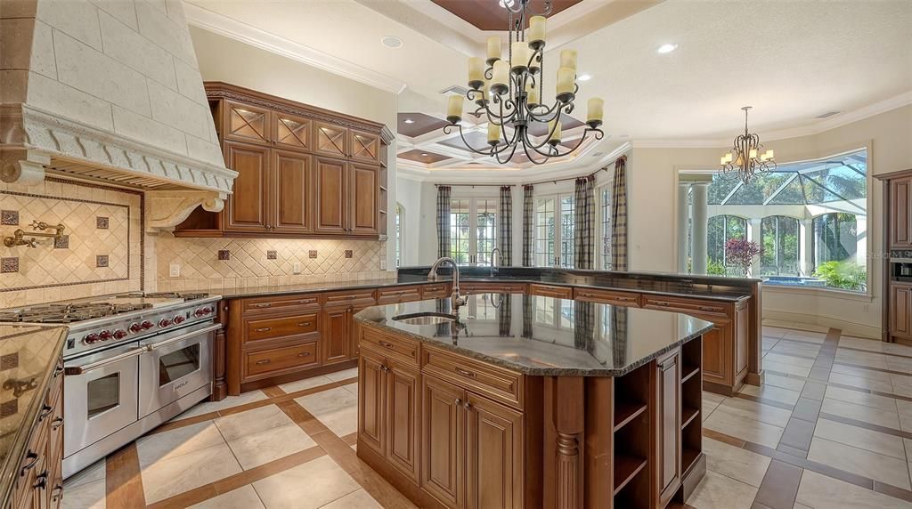 For Sale: $3,395,000 (4 beds, 4 baths, 6550 Square Feet)