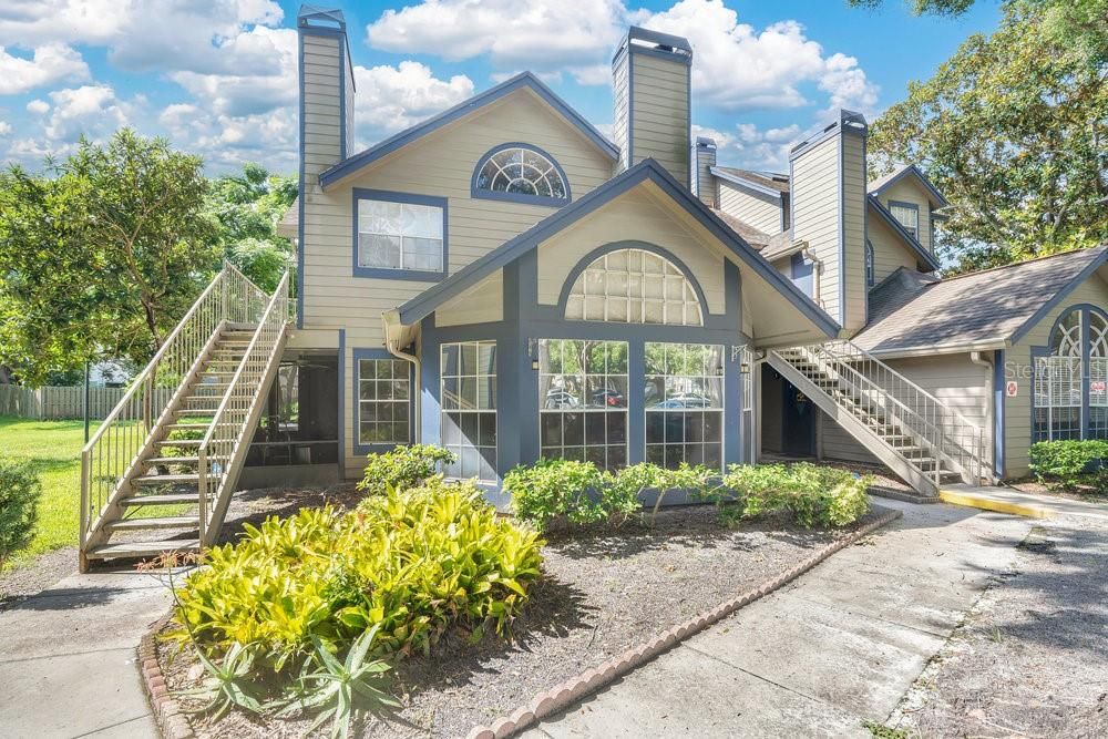 На продажу: $199,000 (2 спален, 2 ванн, 992 Квадратных фут)