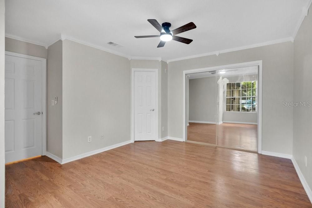 На продажу: $199,000 (2 спален, 2 ванн, 992 Квадратных фут)