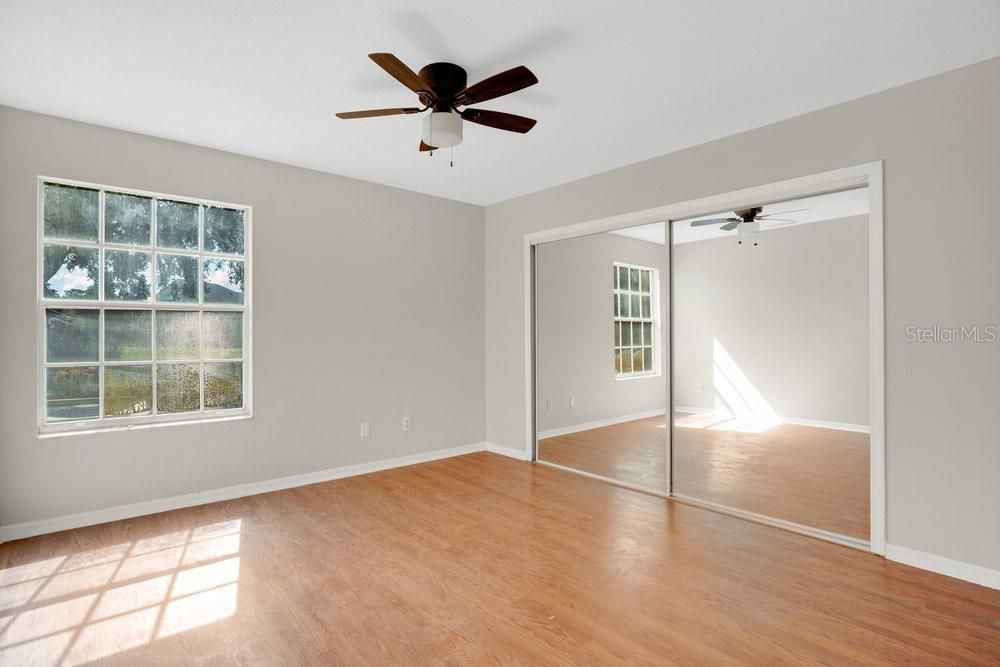 На продажу: $199,000 (2 спален, 2 ванн, 992 Квадратных фут)