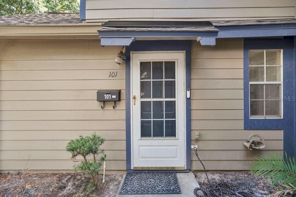 На продажу: $199,000 (2 спален, 2 ванн, 992 Квадратных фут)