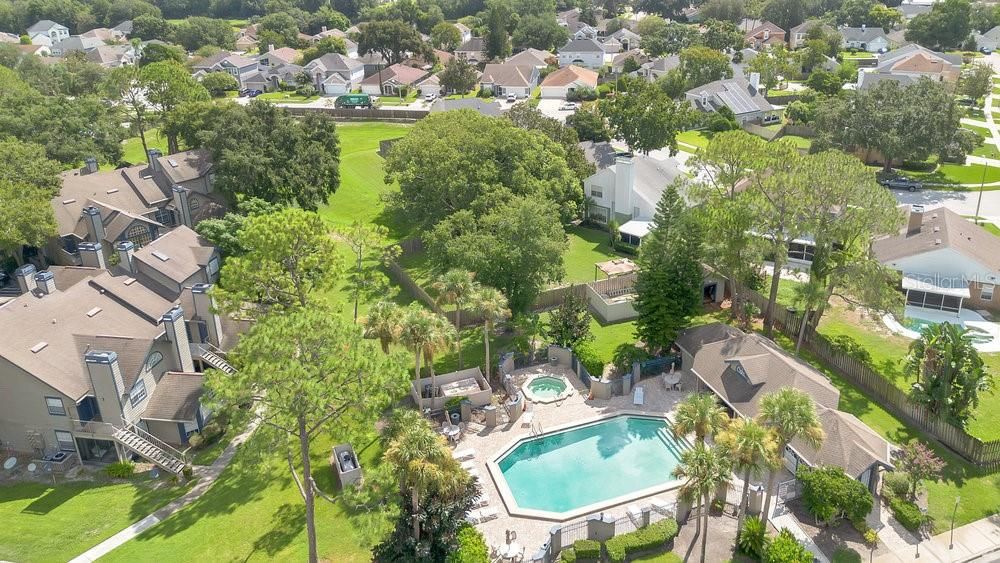 На продажу: $199,000 (2 спален, 2 ванн, 992 Квадратных фут)