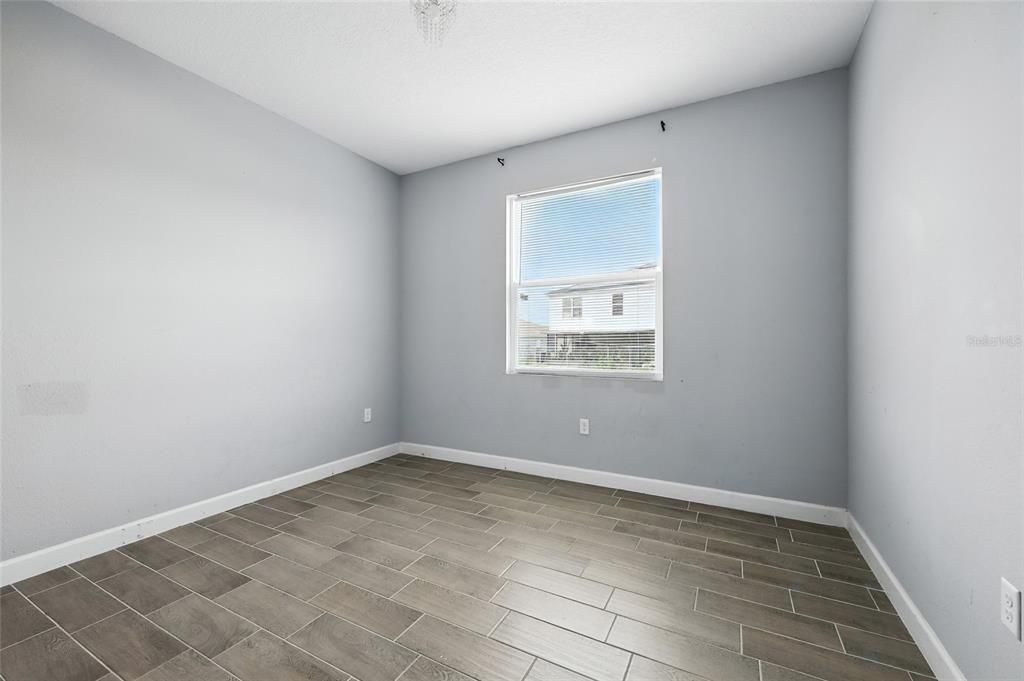 Activo con contrato: $243,000 (3 camas, 2 baños, 1305 Pies cuadrados)