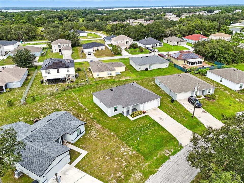 Activo con contrato: $243,000 (3 camas, 2 baños, 1305 Pies cuadrados)