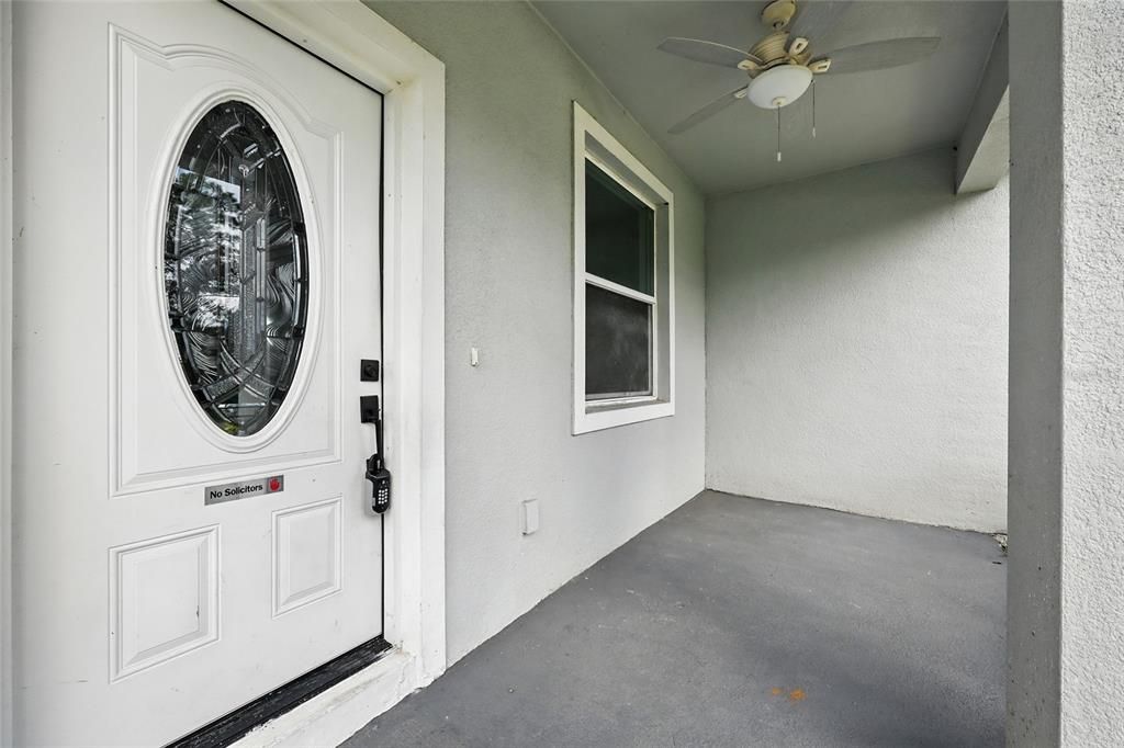 Activo con contrato: $243,000 (3 camas, 2 baños, 1305 Pies cuadrados)