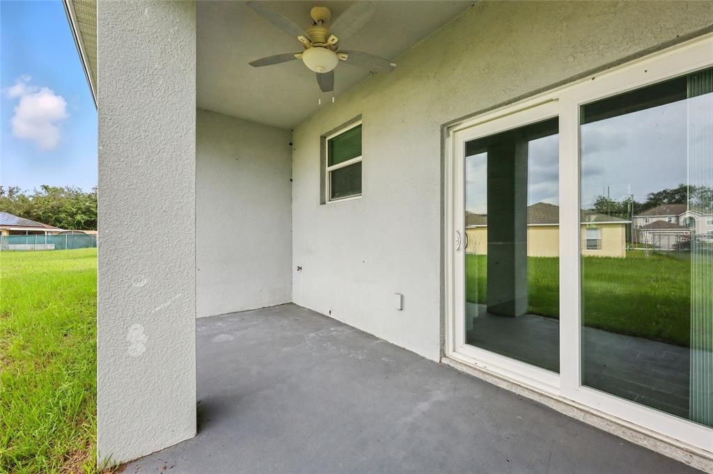 Activo con contrato: $243,000 (3 camas, 2 baños, 1305 Pies cuadrados)