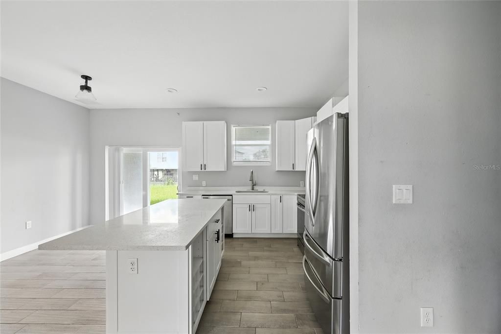 Activo con contrato: $243,000 (3 camas, 2 baños, 1305 Pies cuadrados)