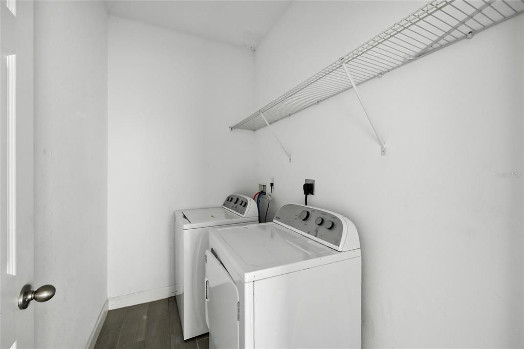 Activo con contrato: $243,000 (3 camas, 2 baños, 1305 Pies cuadrados)