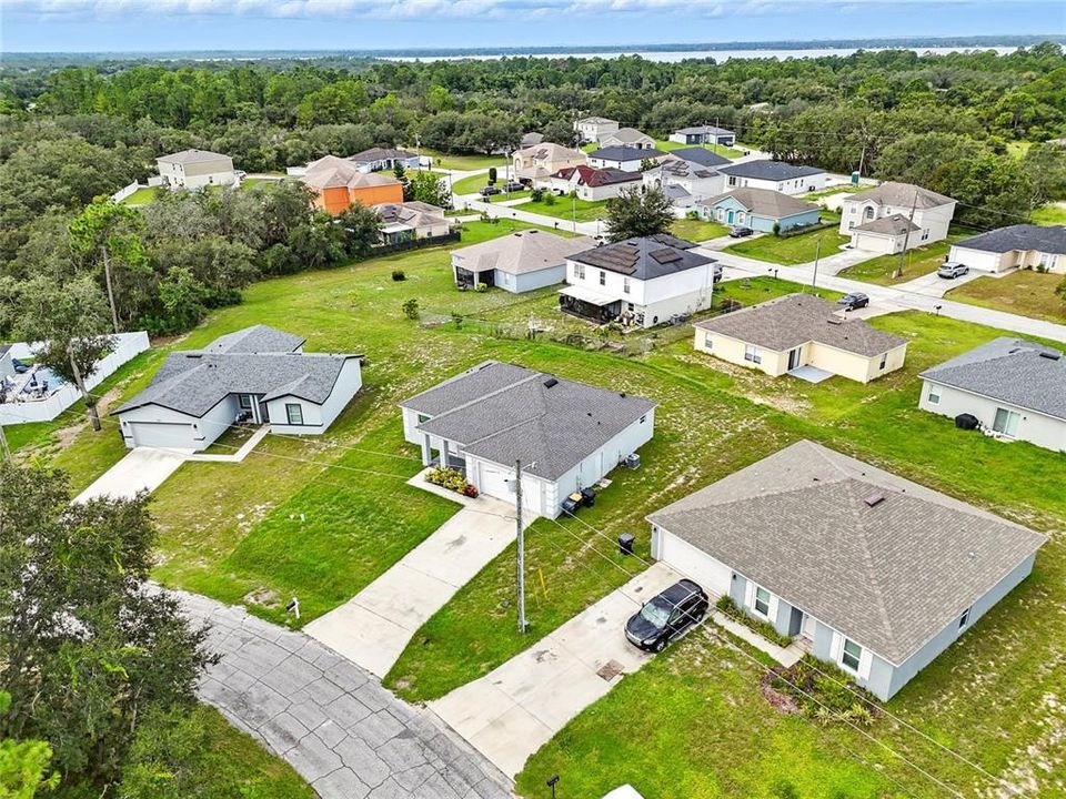 Activo con contrato: $243,000 (3 camas, 2 baños, 1305 Pies cuadrados)