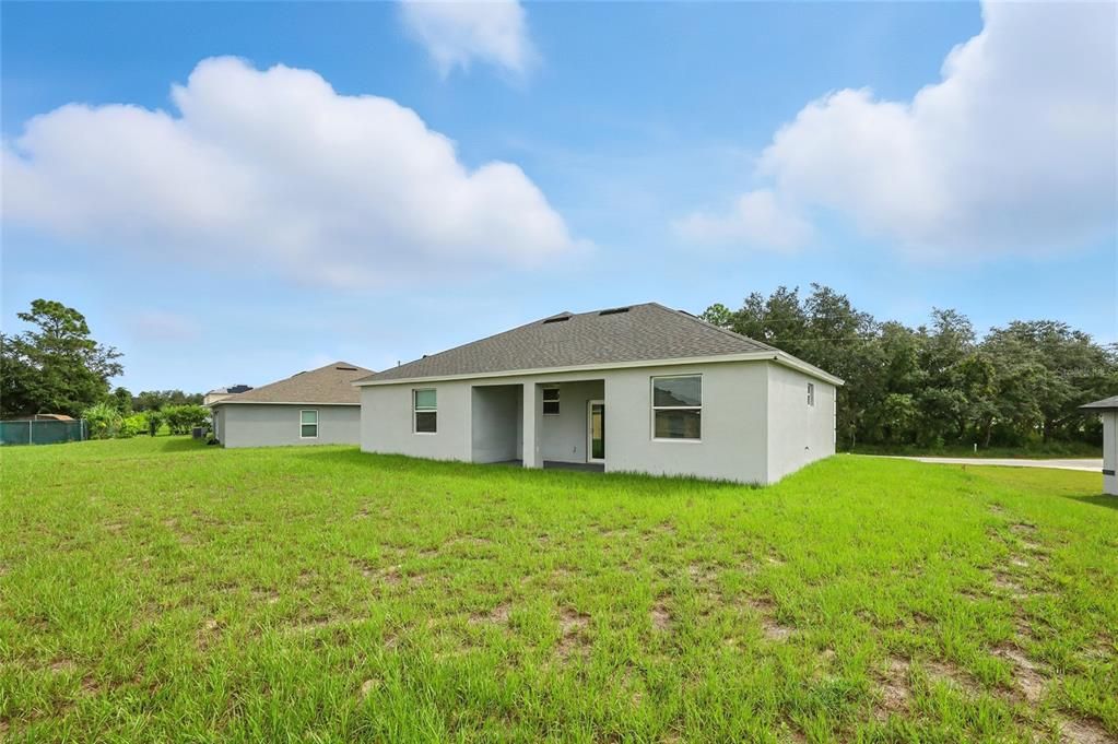 Activo con contrato: $243,000 (3 camas, 2 baños, 1305 Pies cuadrados)