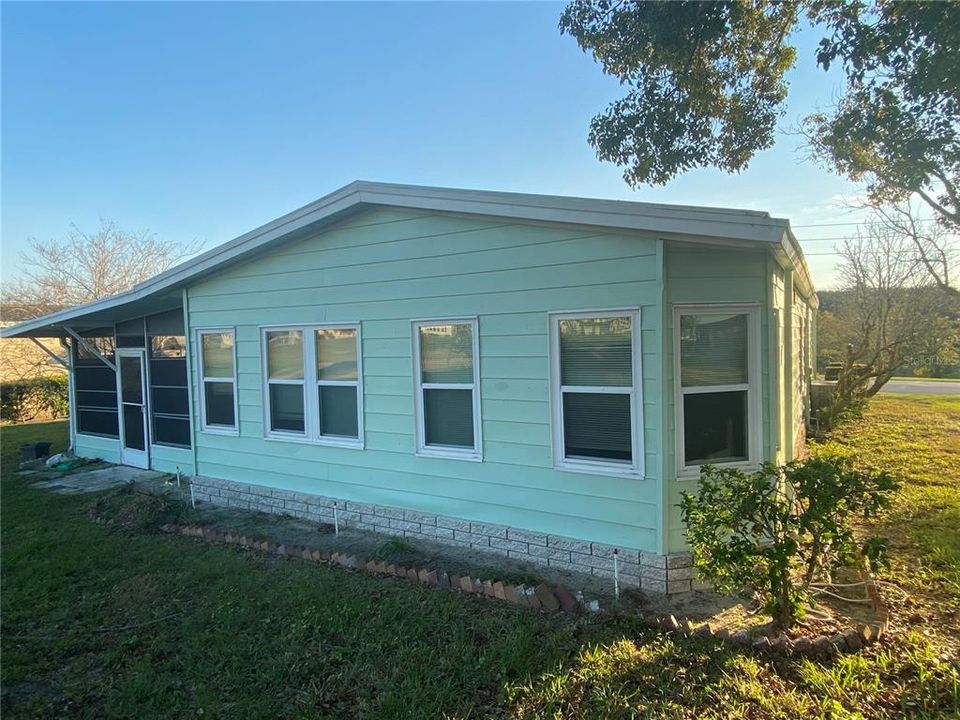 For Sale: $114,900 (2 beds, 2 baths, 1428 Square Feet)