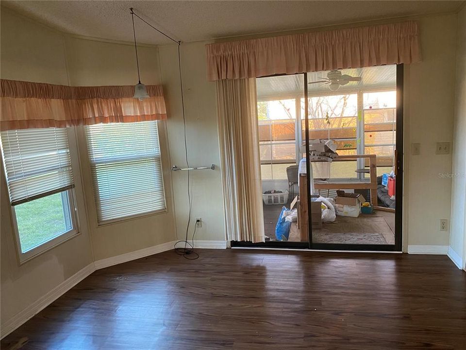 For Sale: $114,900 (2 beds, 2 baths, 1428 Square Feet)