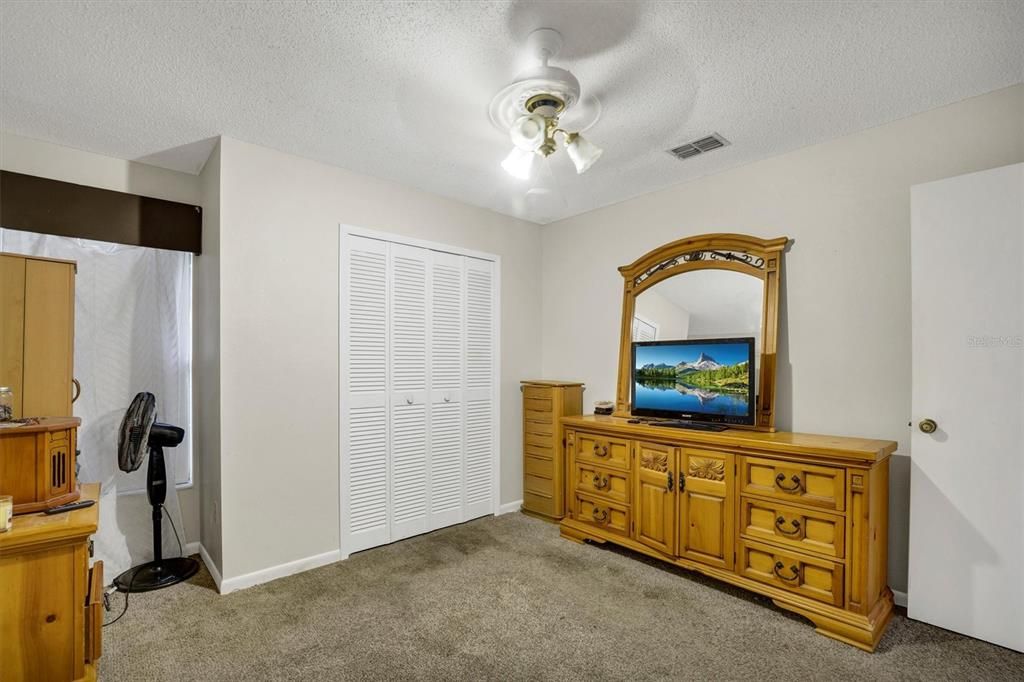 Active With Contract: $211,500 (3 beds, 2 baths, 1420 Square Feet)