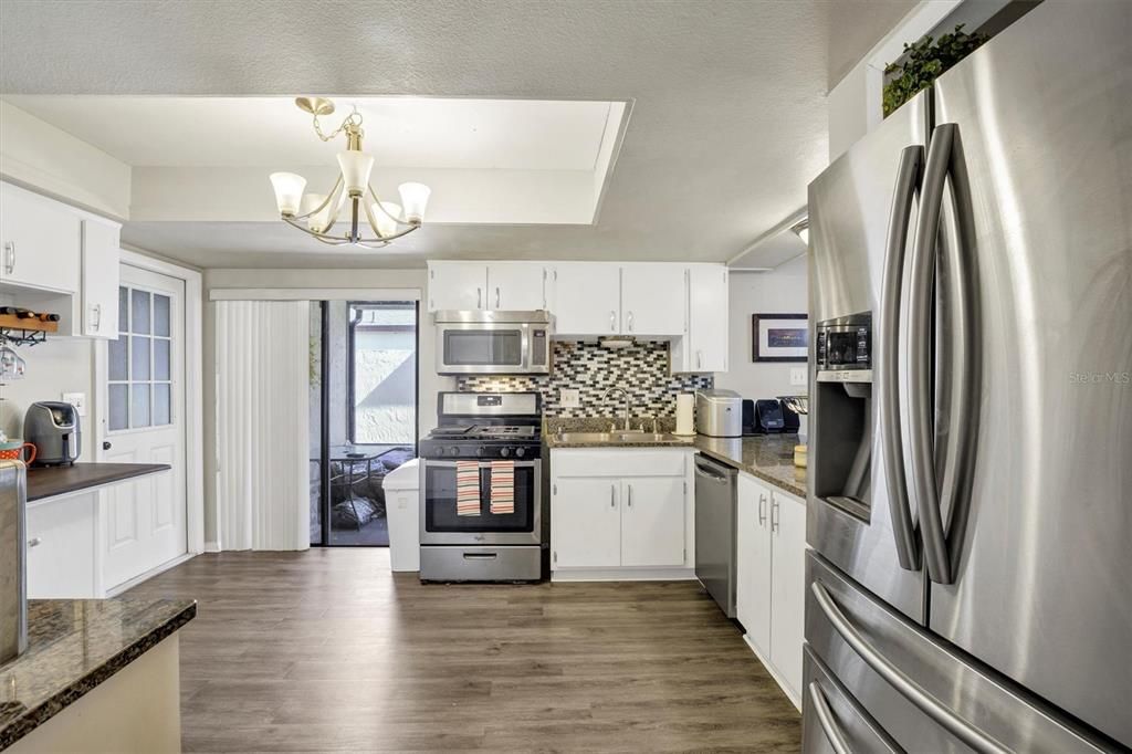 Active With Contract: $211,500 (3 beds, 2 baths, 1420 Square Feet)