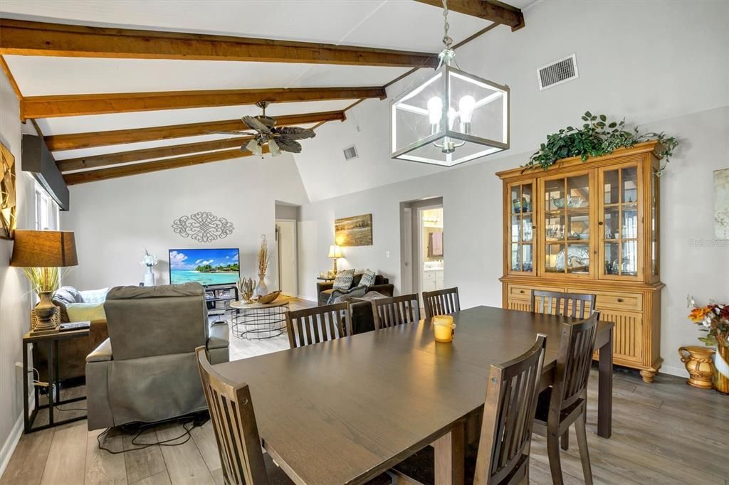 Active With Contract: $211,500 (3 beds, 2 baths, 1420 Square Feet)