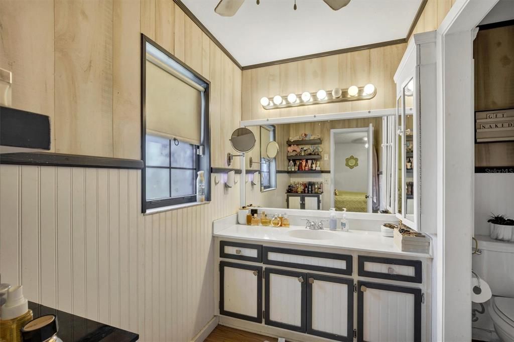 Active With Contract: $211,500 (3 beds, 2 baths, 1420 Square Feet)