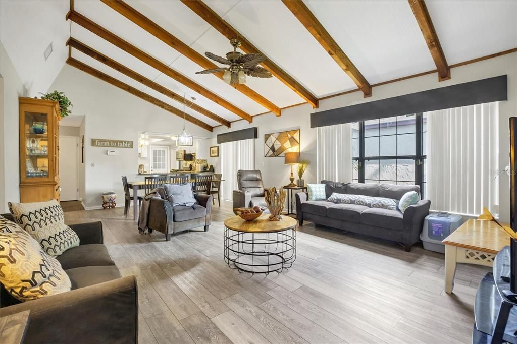 Active With Contract: $211,500 (3 beds, 2 baths, 1420 Square Feet)