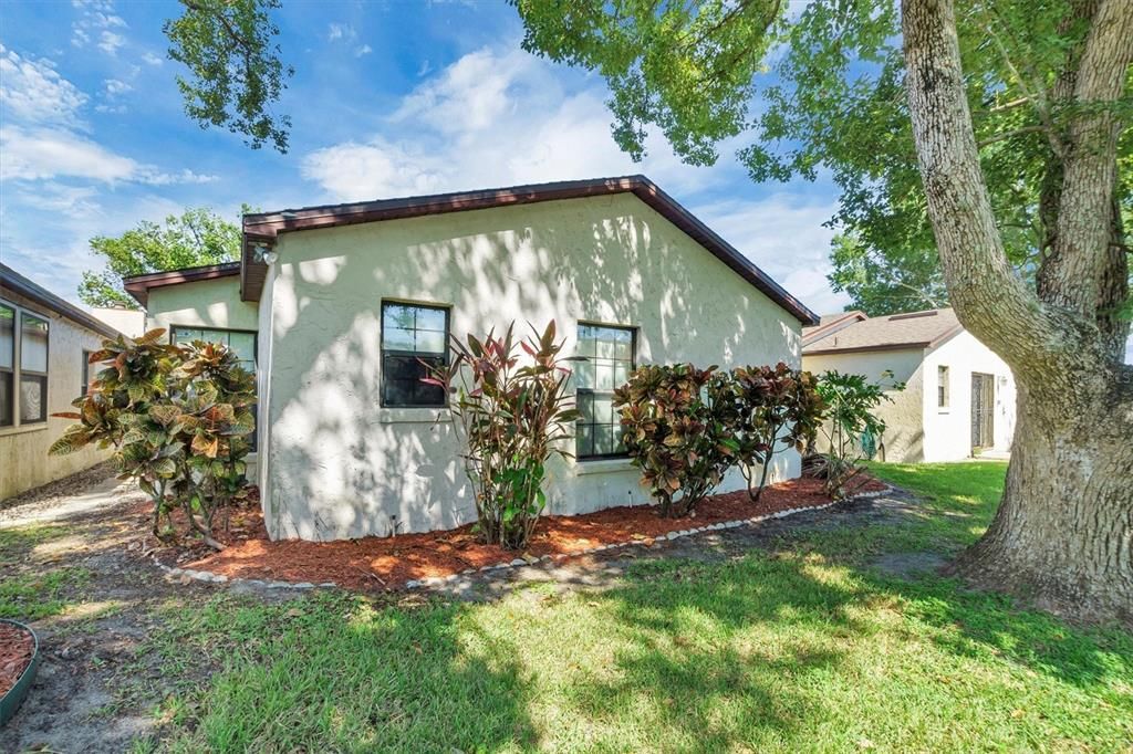 Active With Contract: $211,500 (3 beds, 2 baths, 1420 Square Feet)