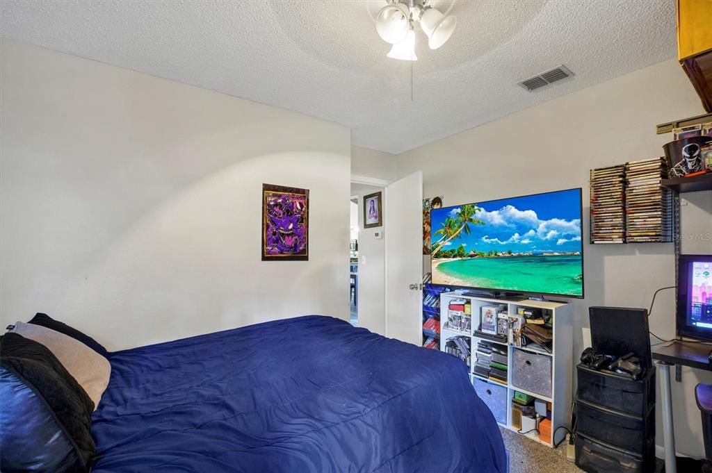 Active With Contract: $211,500 (3 beds, 2 baths, 1420 Square Feet)