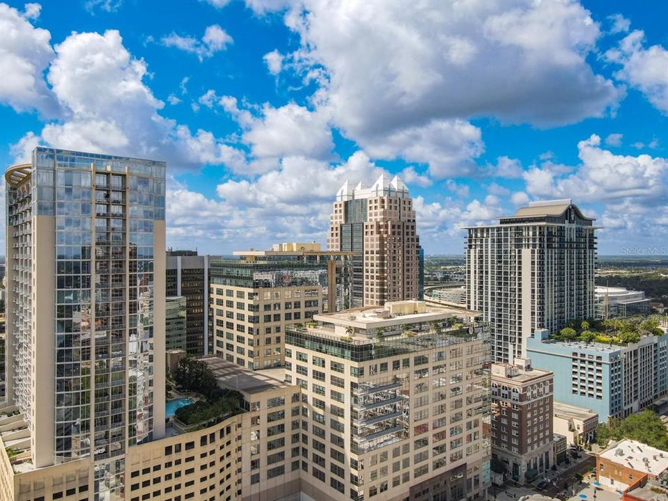 For Sale: $227,000 (1 beds, 1 baths, 837 Square Feet)