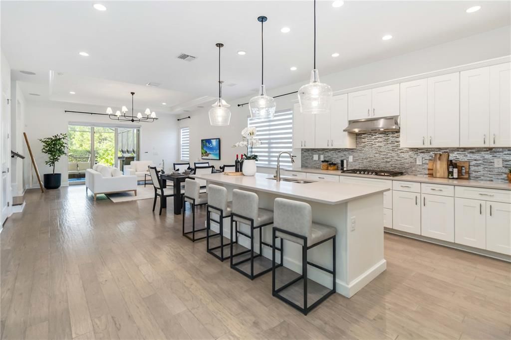 En Venta: $1,425,000 (5 camas, 4 baños, 4178 Pies cuadrados)