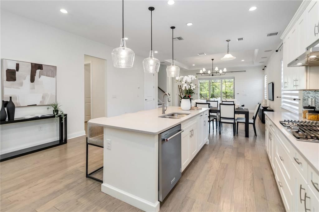 En Venta: $1,425,000 (5 camas, 4 baños, 4178 Pies cuadrados)