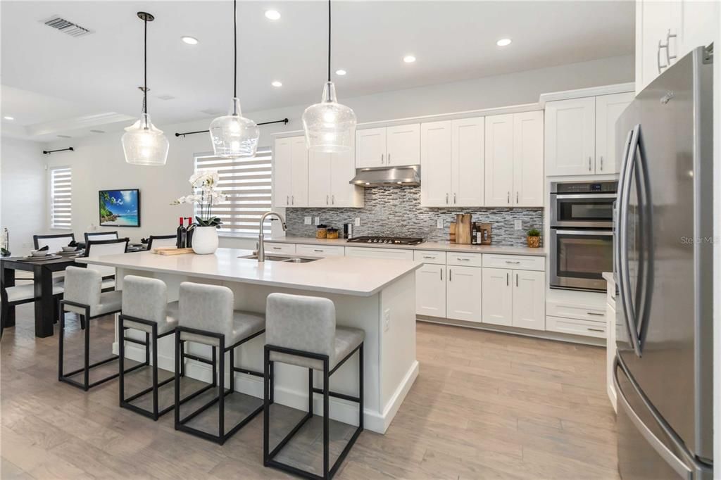 En Venta: $1,425,000 (5 camas, 4 baños, 4178 Pies cuadrados)