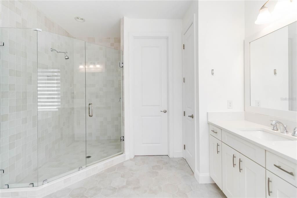 En Venta: $1,425,000 (5 camas, 4 baños, 4178 Pies cuadrados)